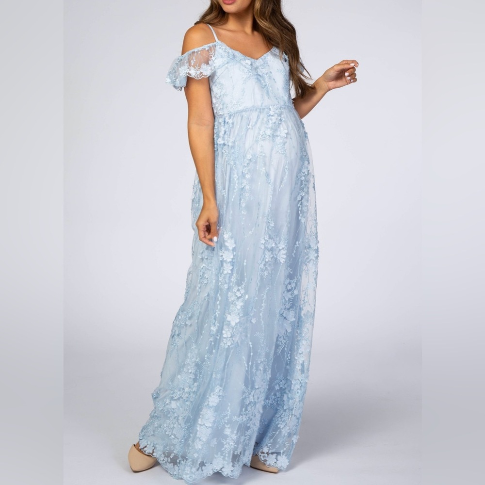 Minuet Light Blue Floral Embroidered Mesh Maternity Evening Gown Size Medium